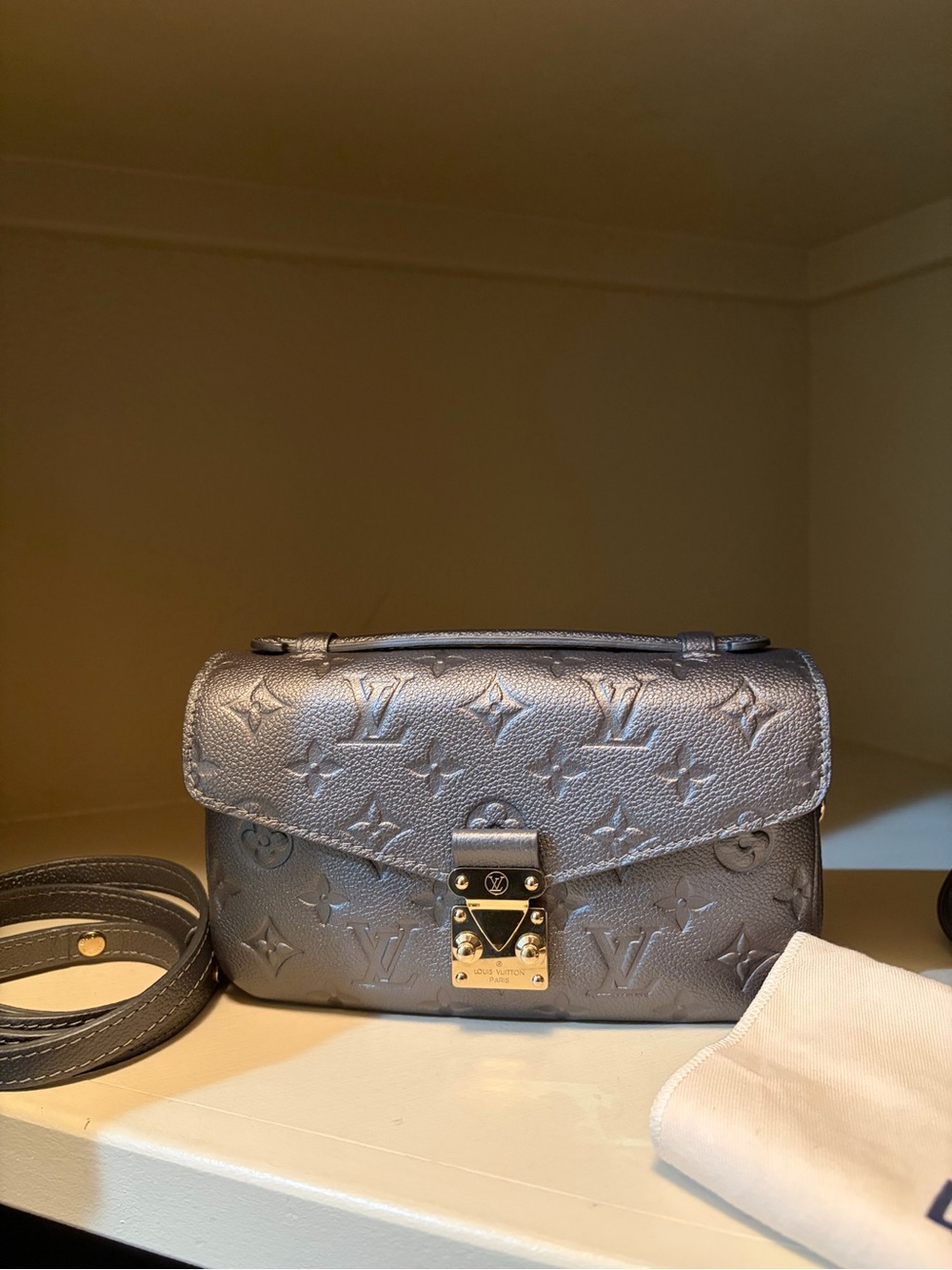 Louis Vuitton Pochette Métis East West - Picture 2 of 6